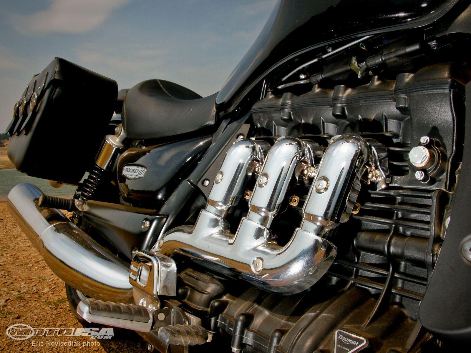 Triumph Rocket III Comparison Review