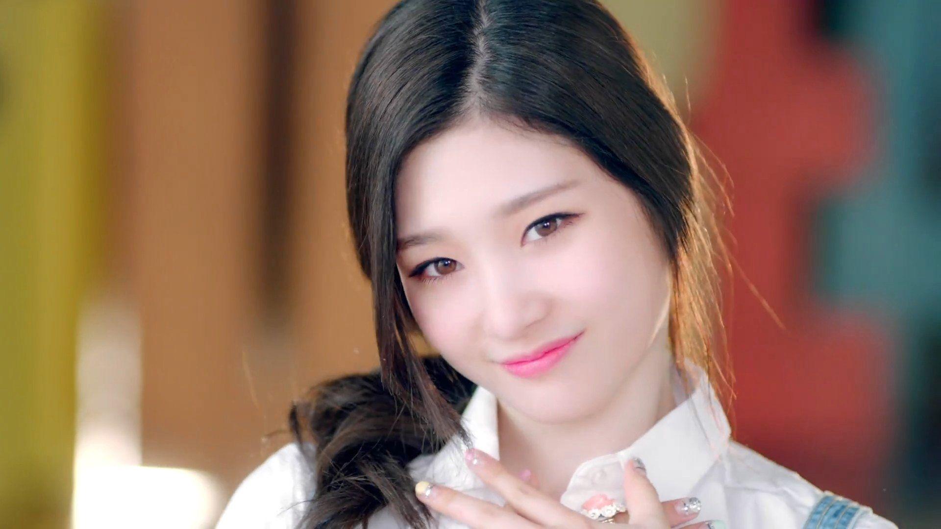 I.O.I Girls Who's Who Pop Database / Dbkpop.com