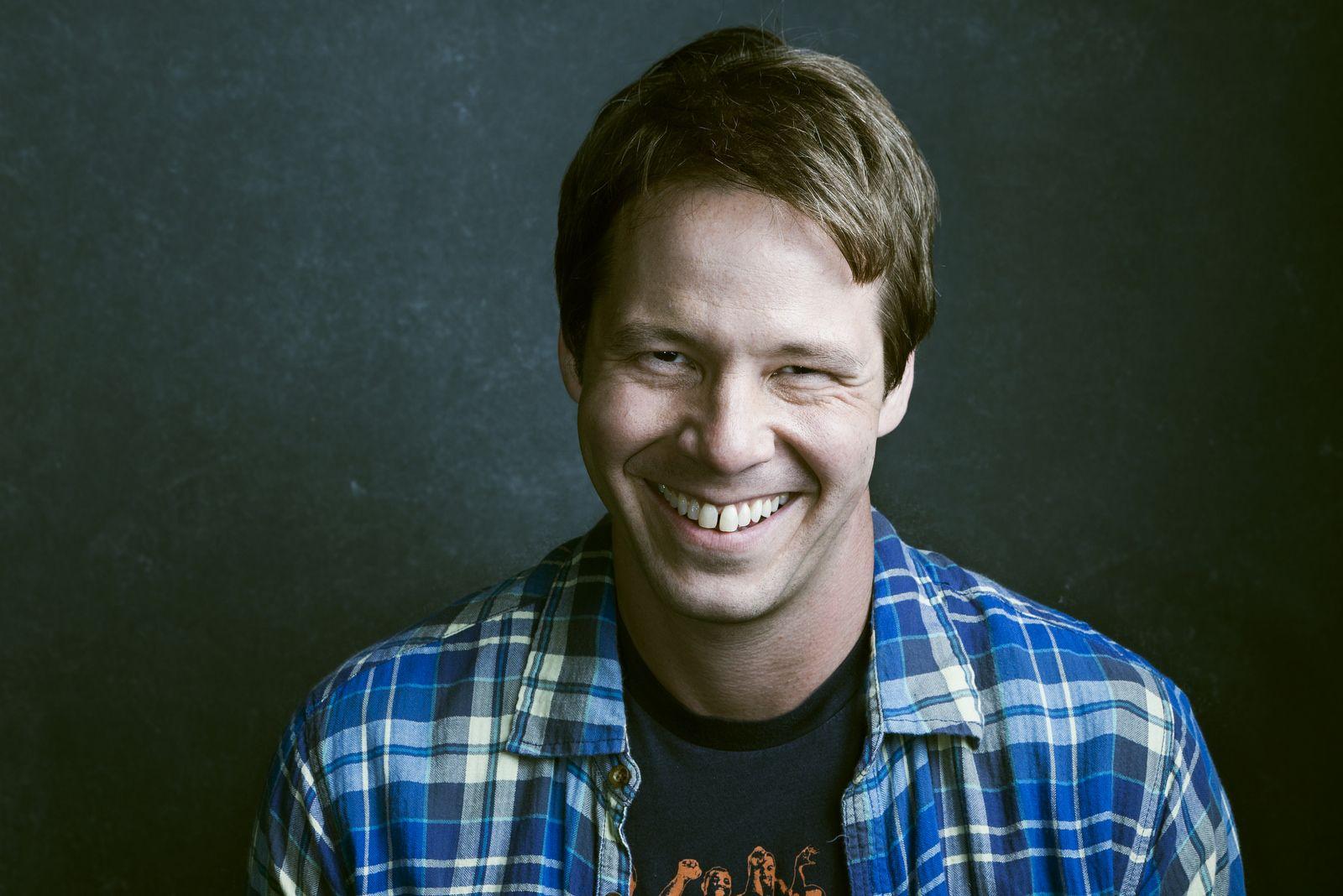 Ike Barinholtz Wallpapers - Wallpaper Cave
