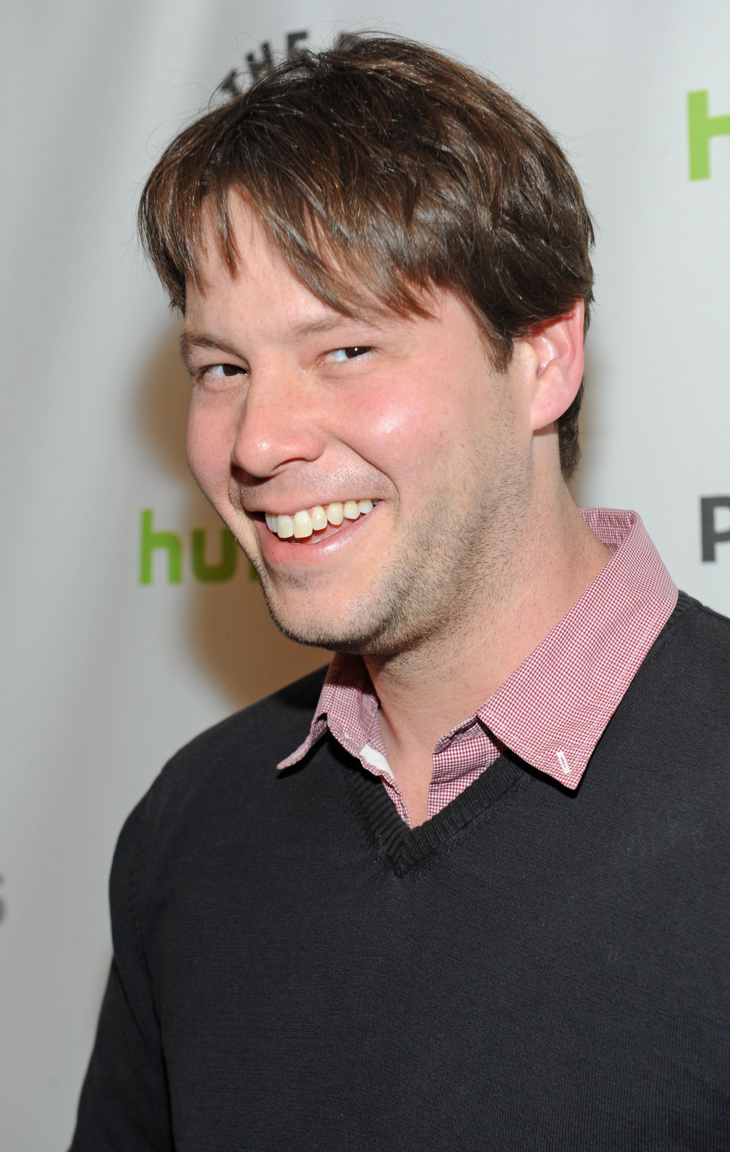 Ike Barinholtz Wallpapers Wallpaper Cave