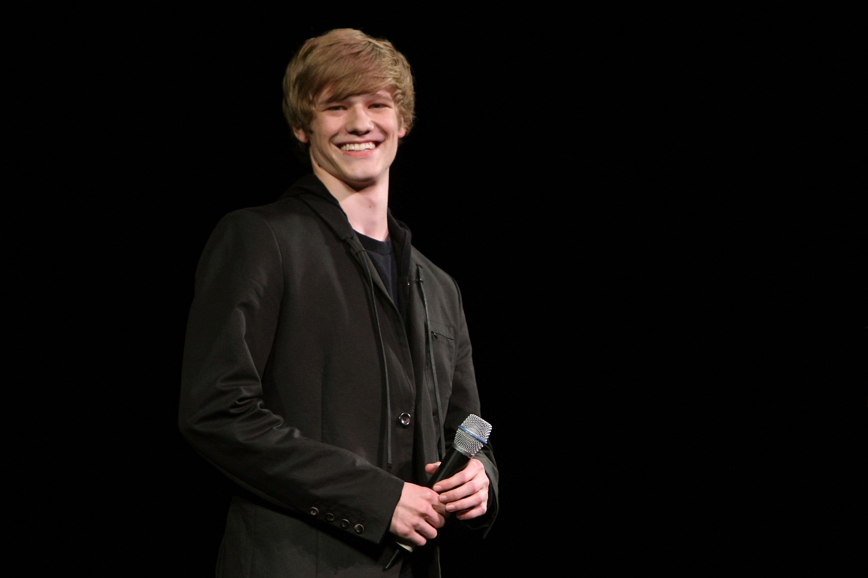 Lucas Till Spills To Blog Girl, I like BRUNETTES!