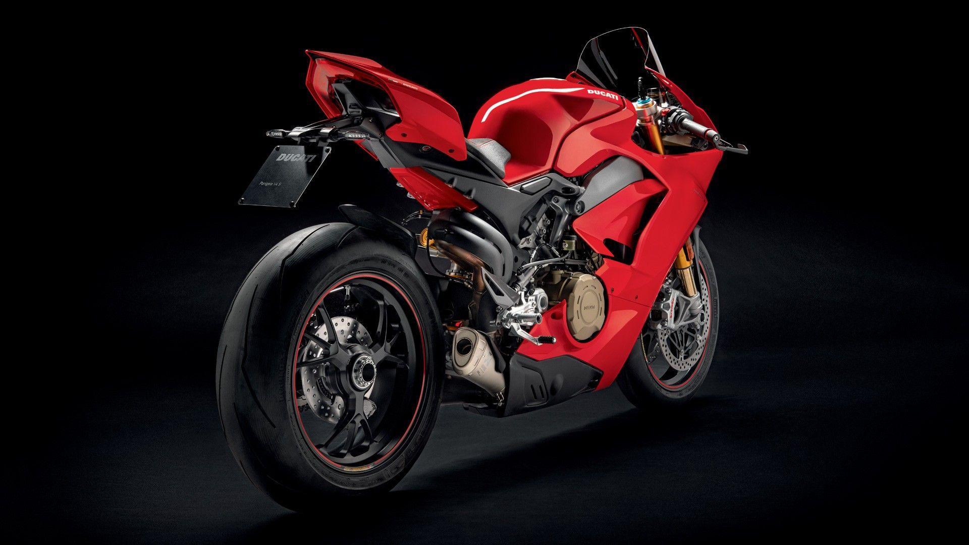 Ducati Panigale V4 Breaks Cover at EICMA And Is Amazing