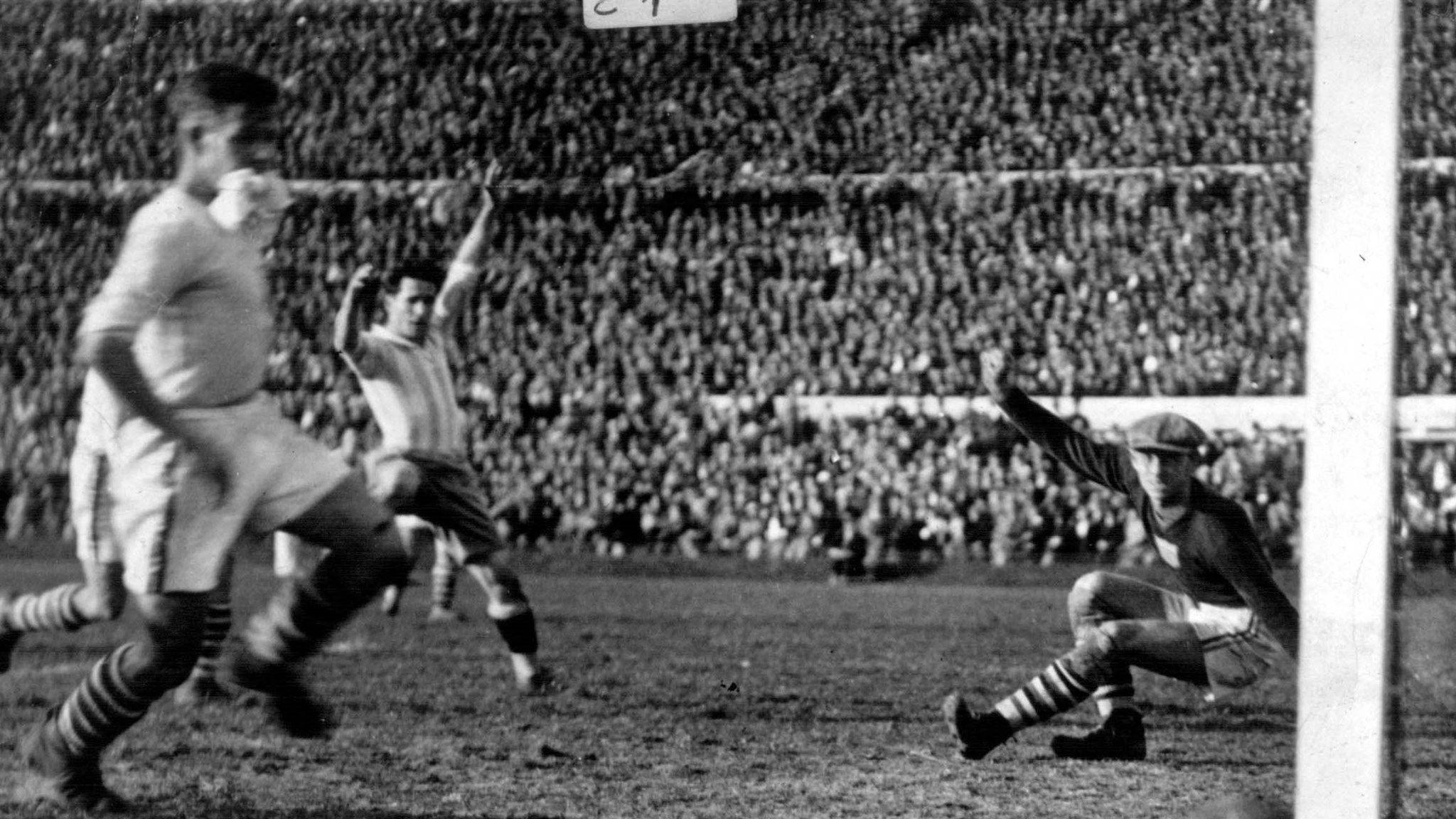 Old Ragged Football Ball Wallpapers - Wallpaper Cave