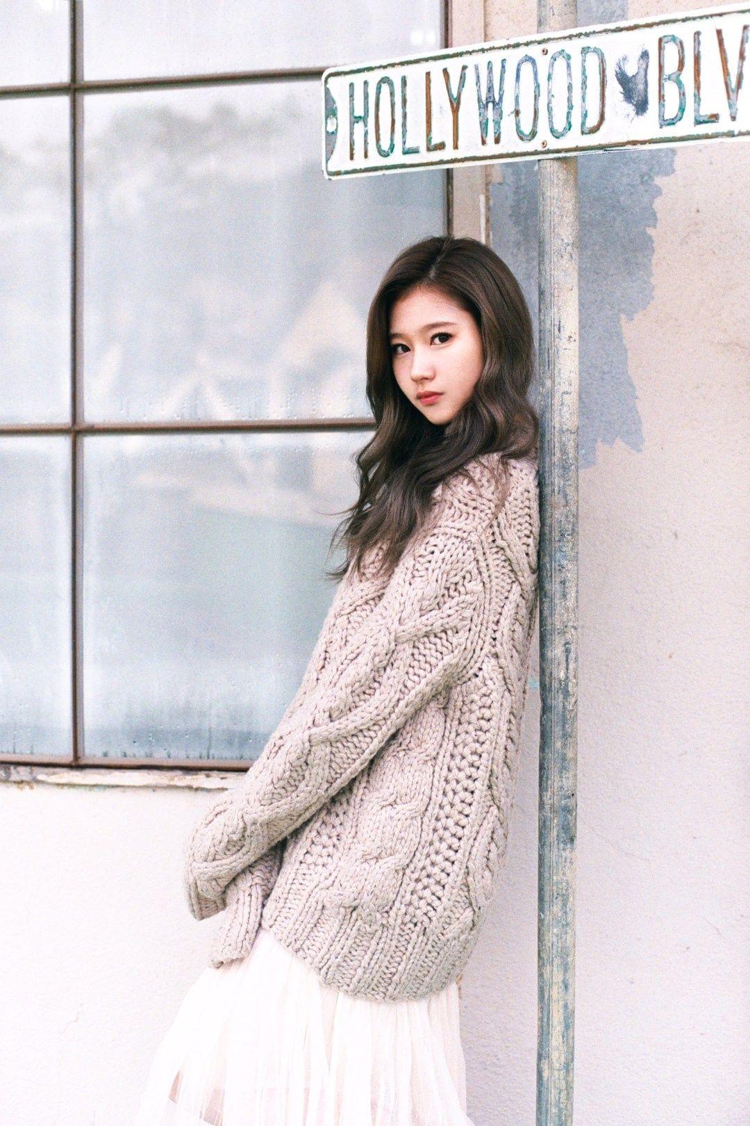 Sana Wallpaper