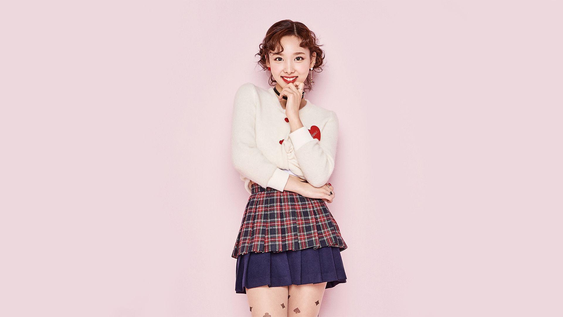 Nayeon (Singer) HD Wallpaper and Background