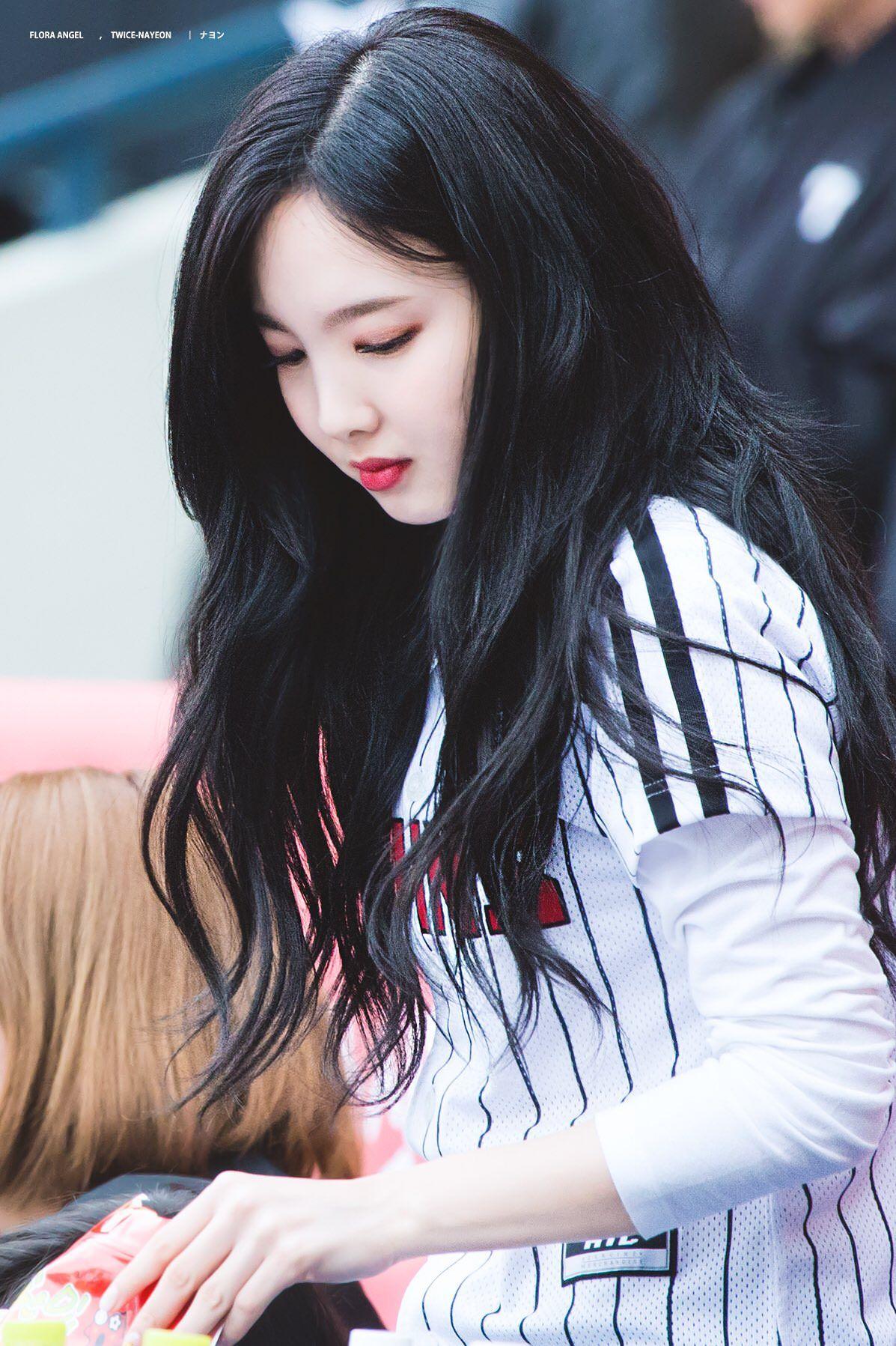 Wallpaper Heaven: Nayeon