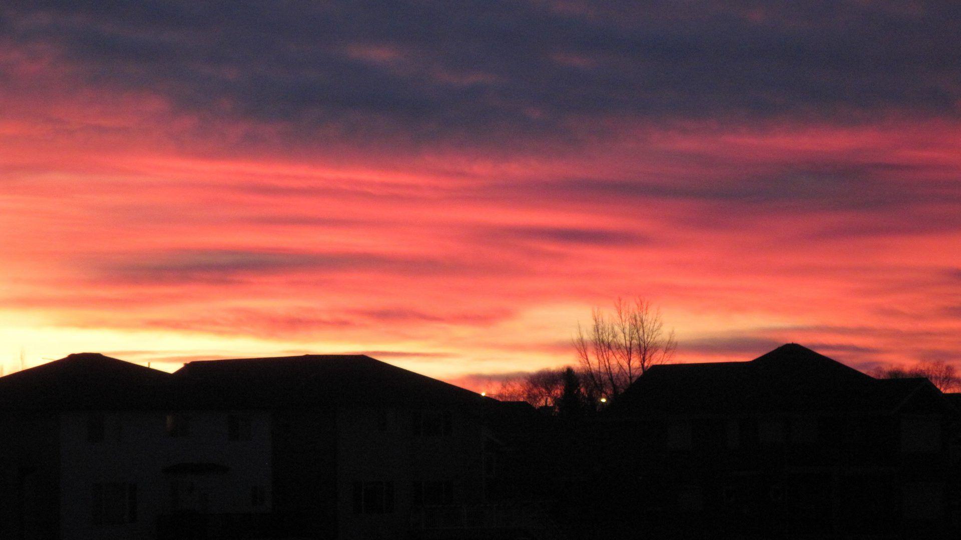 Samsung Galaxy S2 wallpaper: Grey Sky Clouds December Red