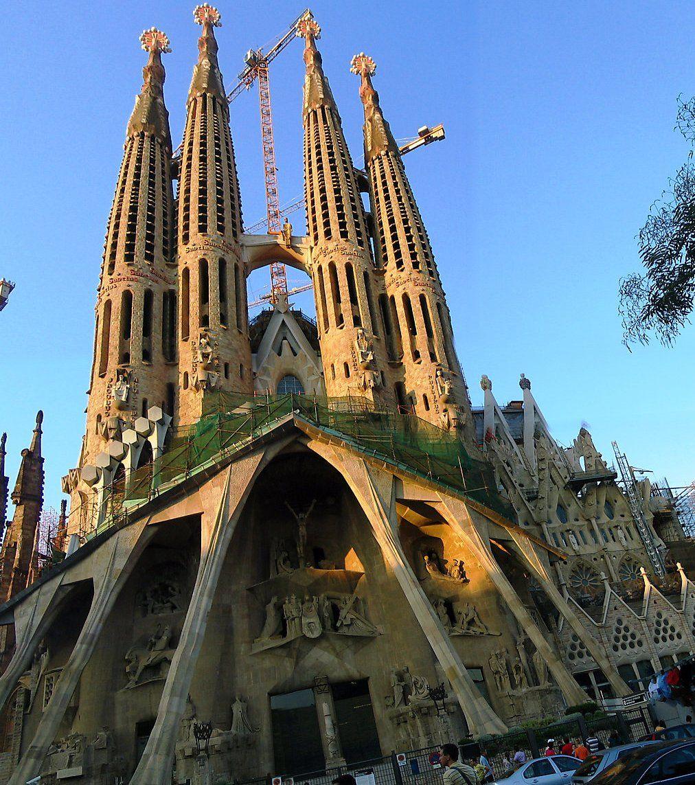 Amazing of Sagrada Familia Great Architecture From Great
