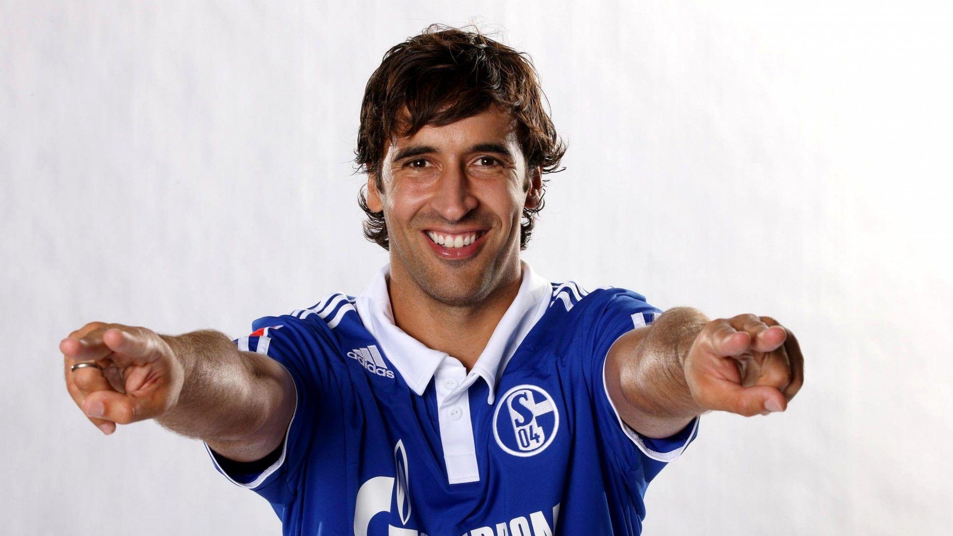 Download 1920x1080 Raul Gonzalez, Fc Schalke, Smiling, Football