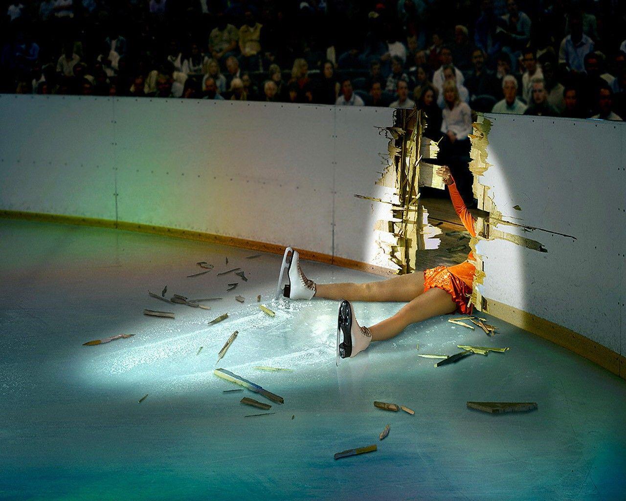 Ice Skating Fall Girl 2013 Amazing Sport Photo HD Desktop Wallpaper