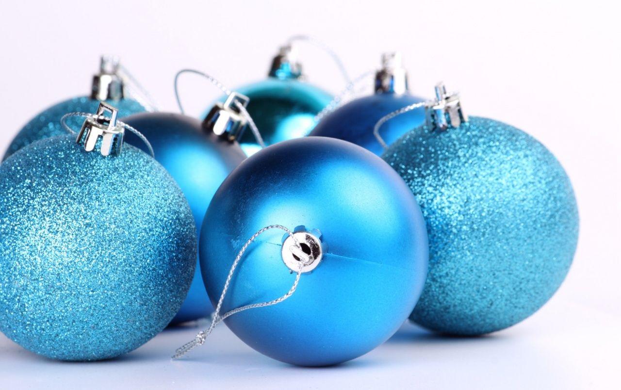 Blue Christmas Tree Ornaments wallpaper. Blue Christmas Tree