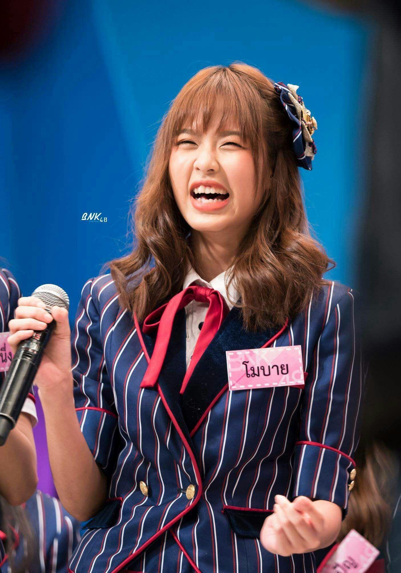 รบกวนขอรูป โมบาย BNK48 จะมาตั้งเป็น wallpaper มือถือ ครับ