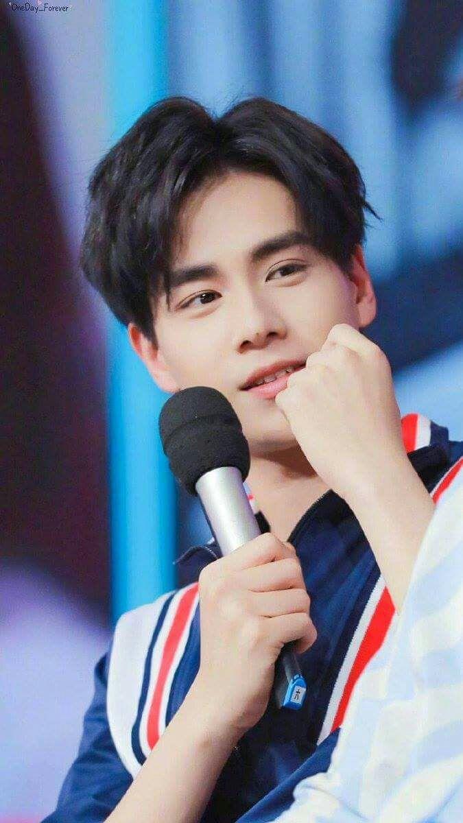 Hu yi tian wallpaper