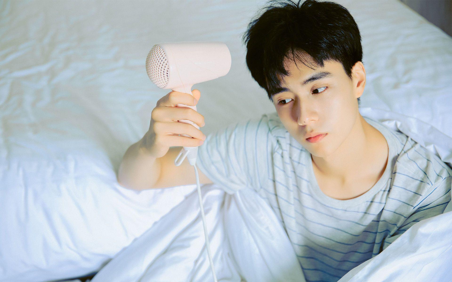 生日会变撩妹会胡一天撩妹金句引网友暴动-最新消息-娱乐