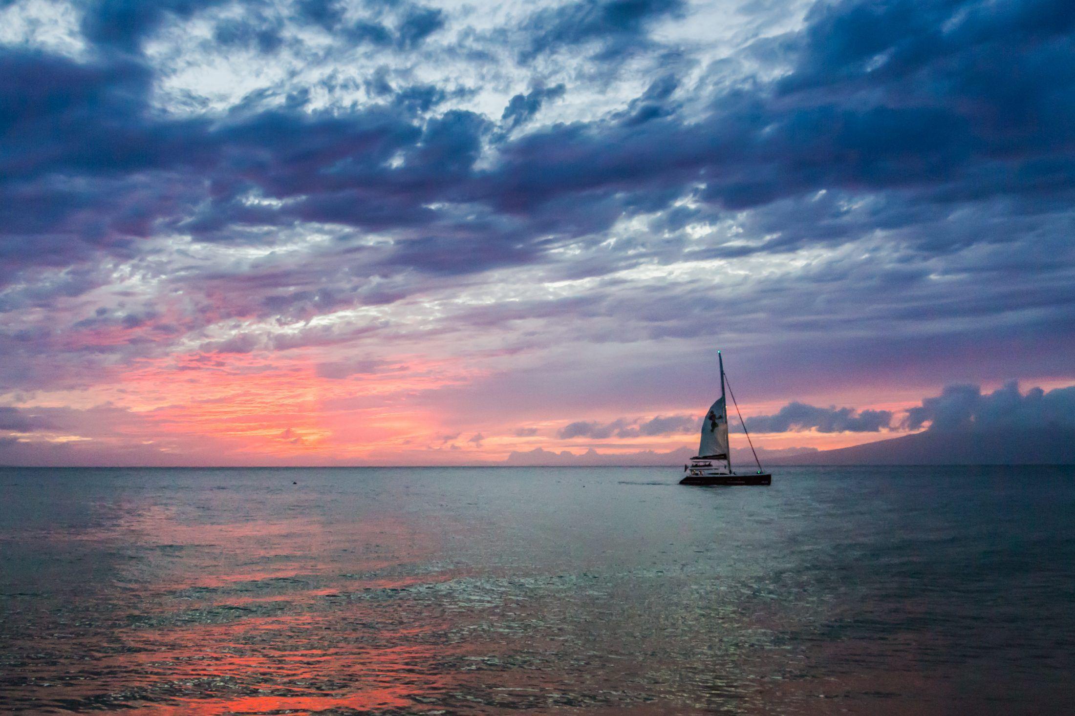 HD Wallpaper: Sunset cruise sails by Kaanapali Beach (Maui)
