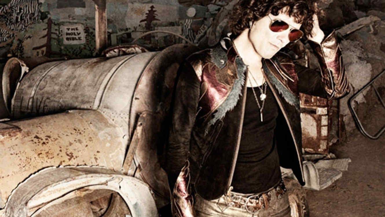 Enrique Bunbury Q&A: Spanish Rock Icon Finds His Muse on New Album