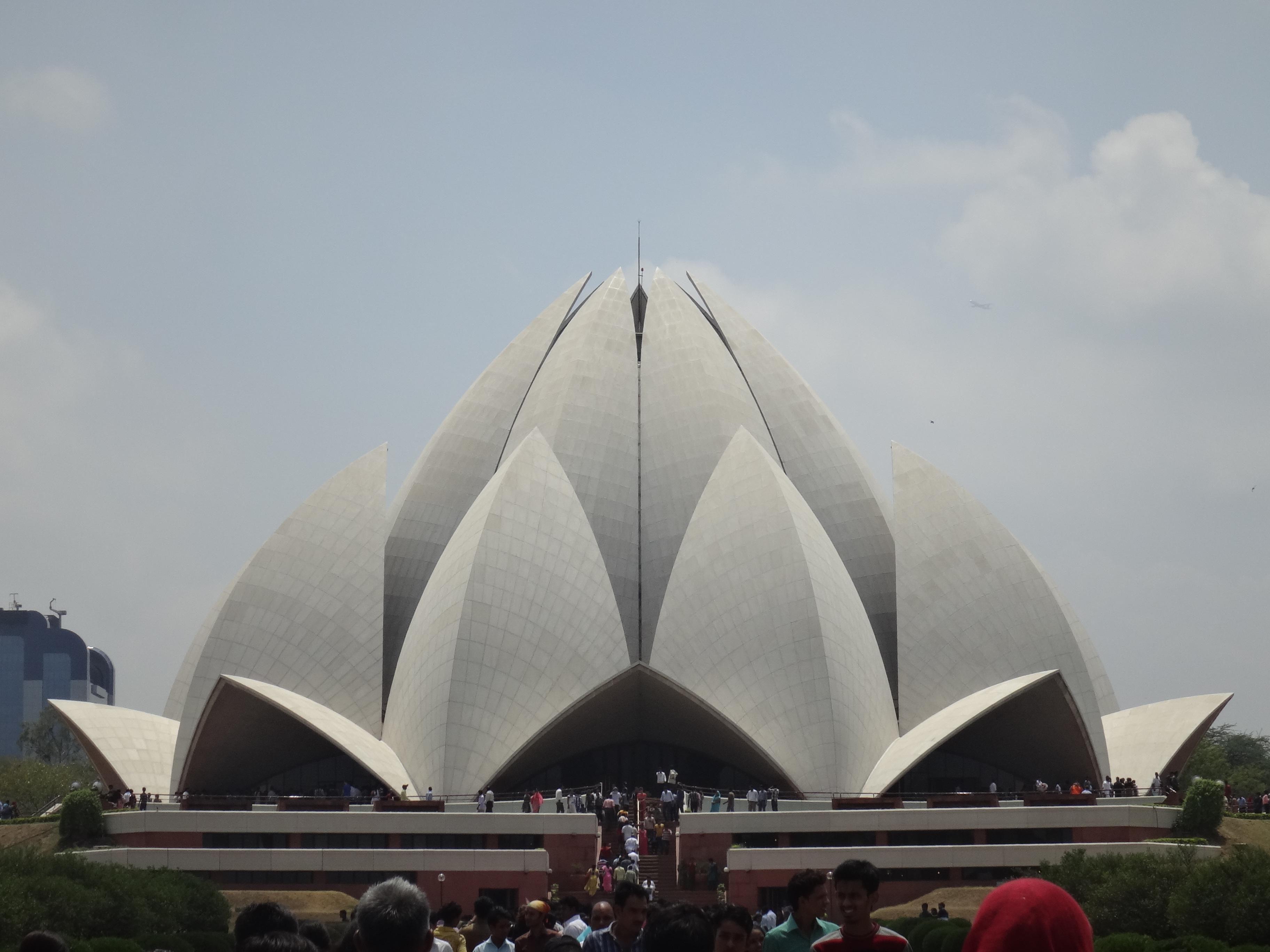 Lotus Temple in New Delhi Reviews, Photo, History