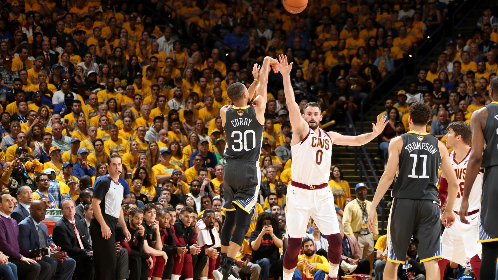 Stephen Curry finds shooting stroke, sends Cleveland Cavaliers