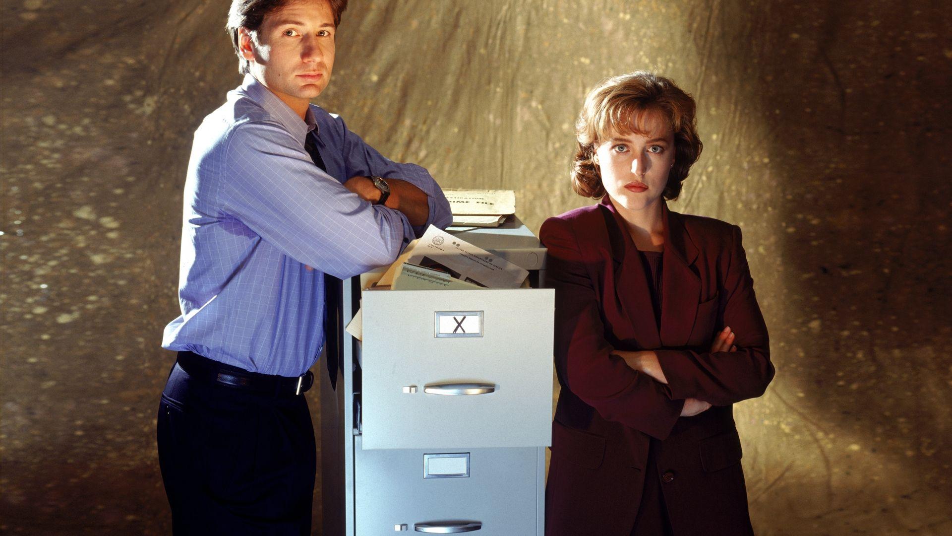 Fox Mulder And Dana Scully HD Wallpaperx1080