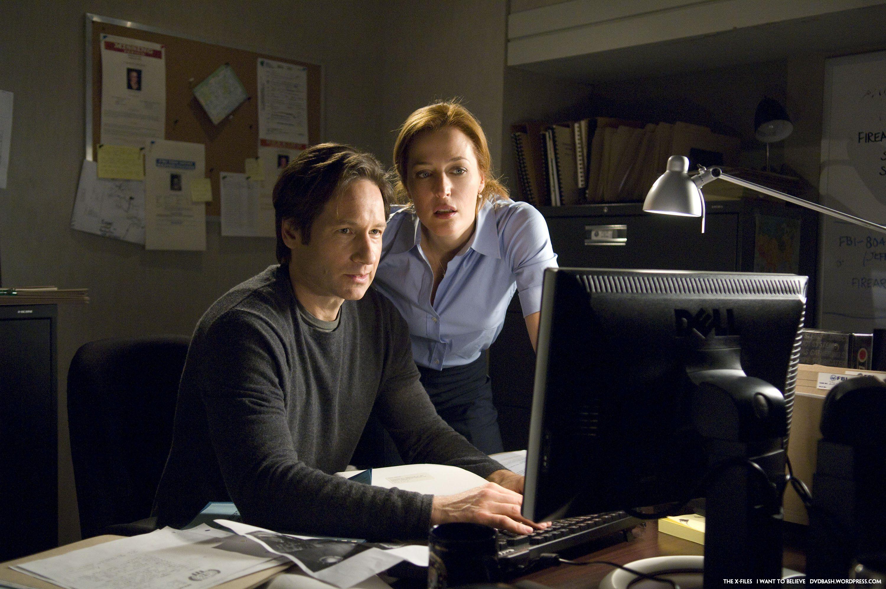 Fox Mulder and Dana Scully wallpaper 2018 in Serials