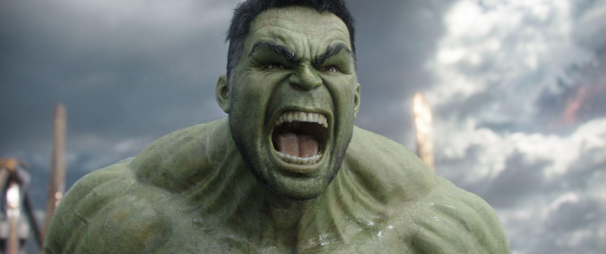 Thor: Ragnarok: New Image Tease Hulk, Valkyrie, and More