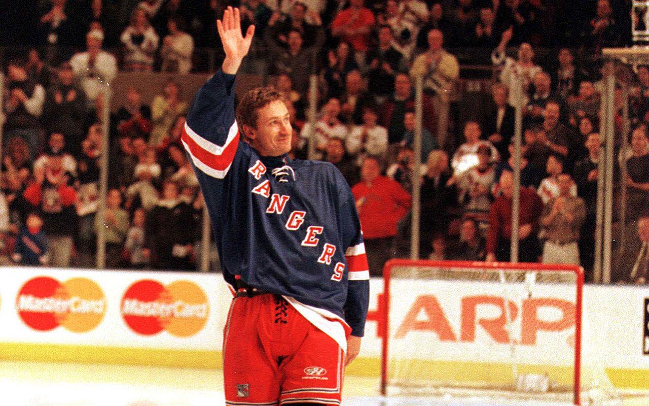 Wayne Gretzky calls it quits after 21 seasons