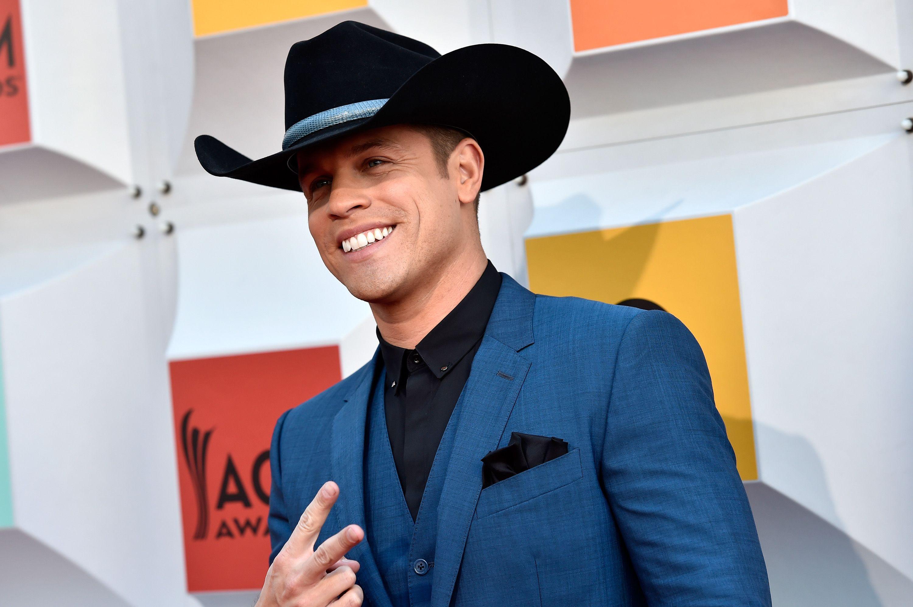 PHOTOS: 51st Annual ACM Awards Carpet Arrivals. Sounds Like