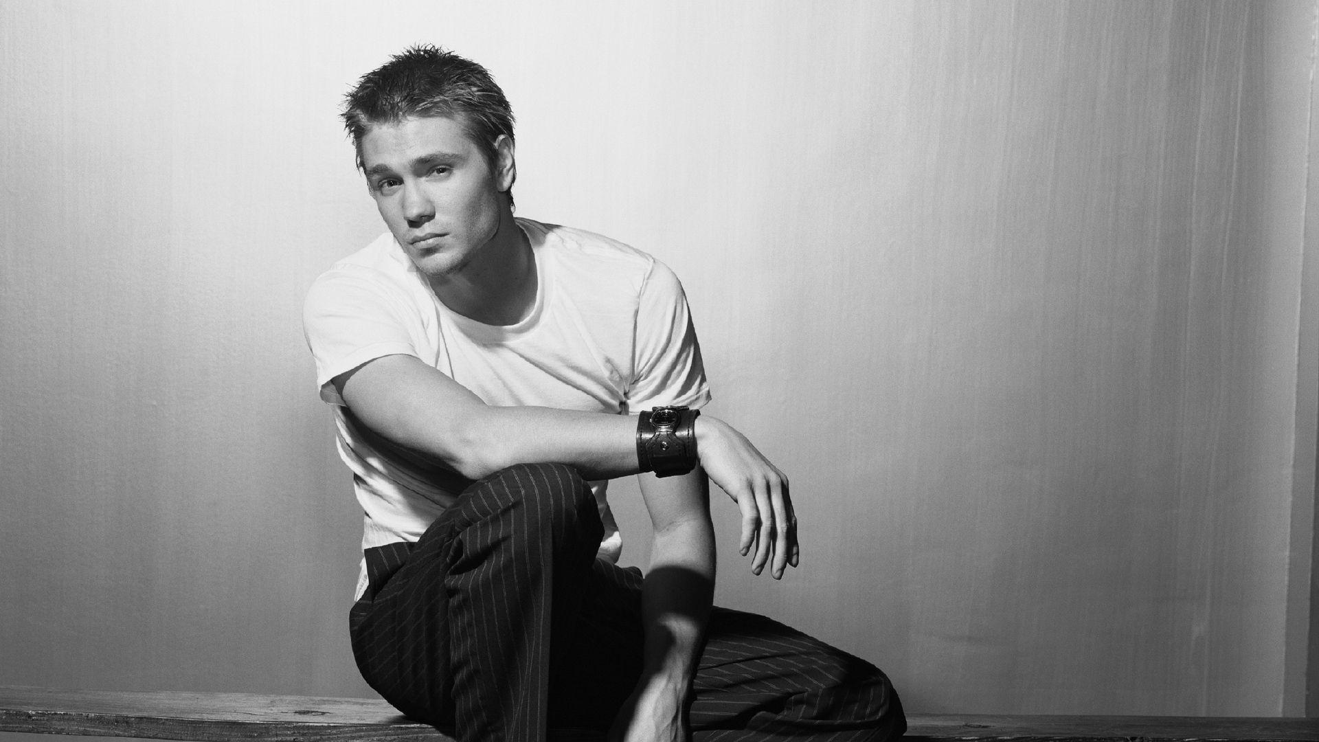 Download wallpaper 1920x1080 chad michael murray, actor, guy, ladder