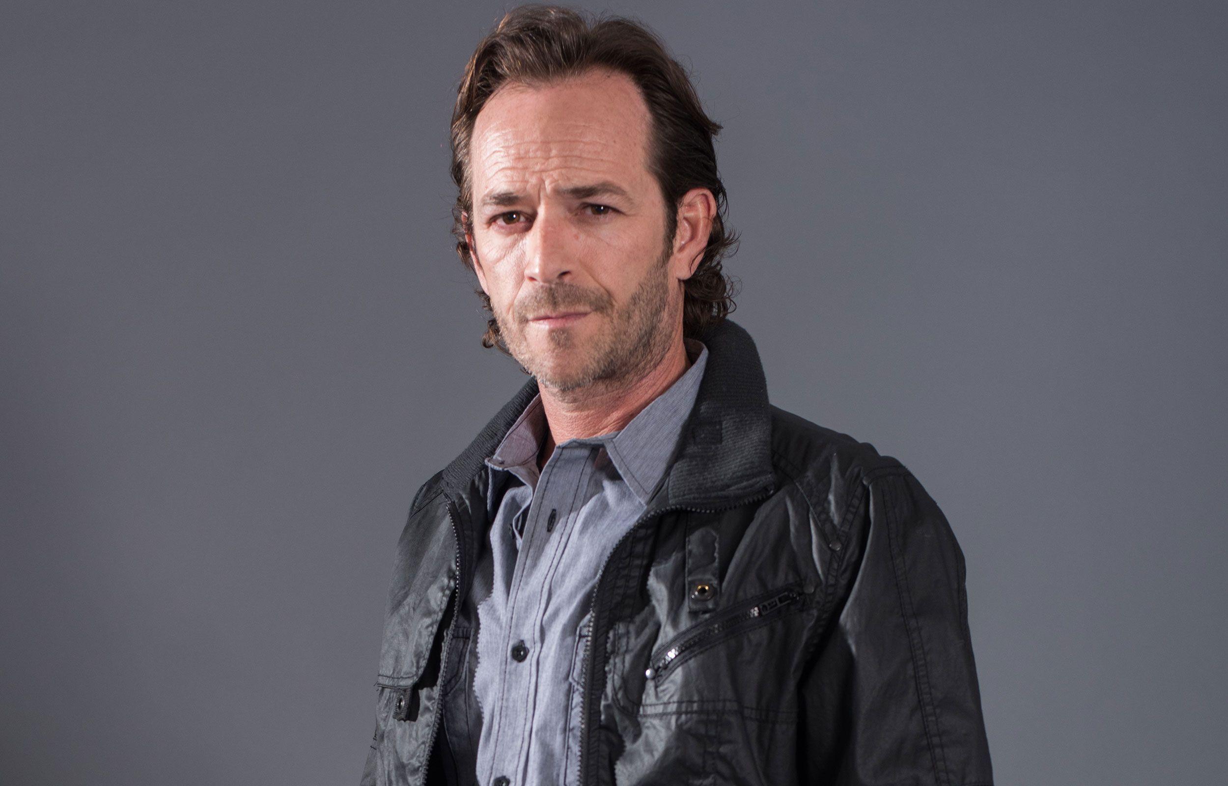Luke Perry should play Sam Drake in a movie adaptation
