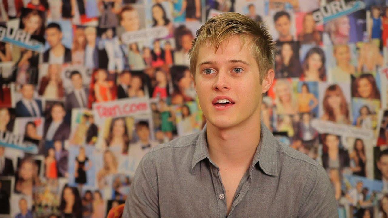 Lucas Grabeel Dishes On Switched at Birth and Ashley.