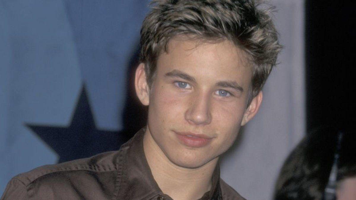 ClickHole Steamy Picture Of Jonathan Taylor Thomas