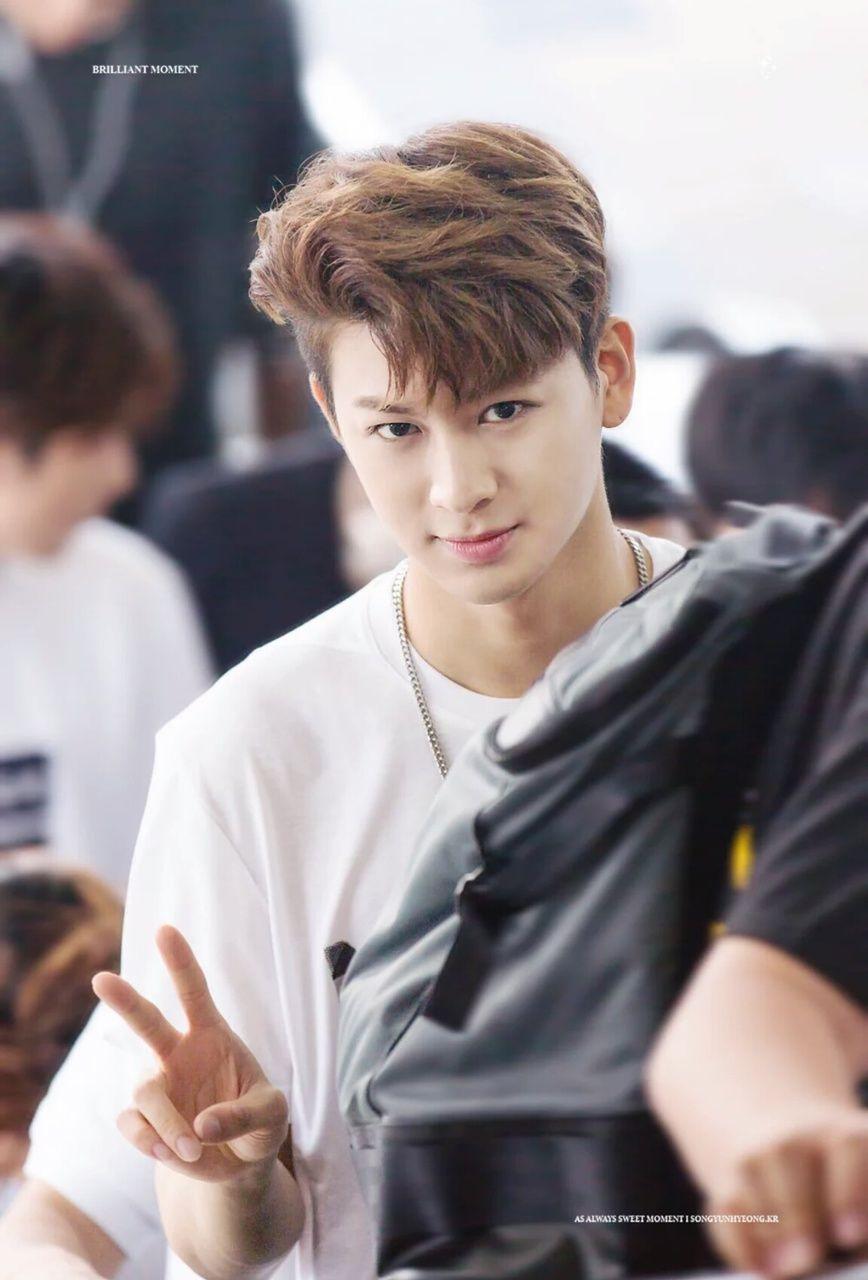 image about 윤형. See more about Ikon, yunhyeong