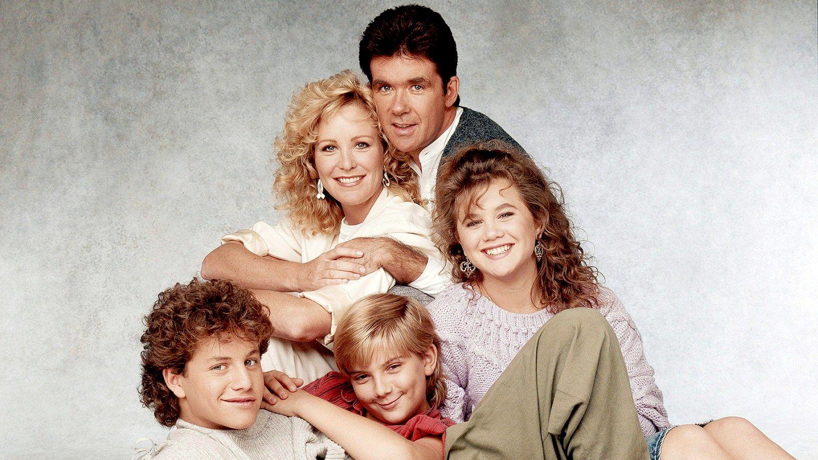 Watch 'Growing Pains' Cast Reflect on the Late Alan Thicke