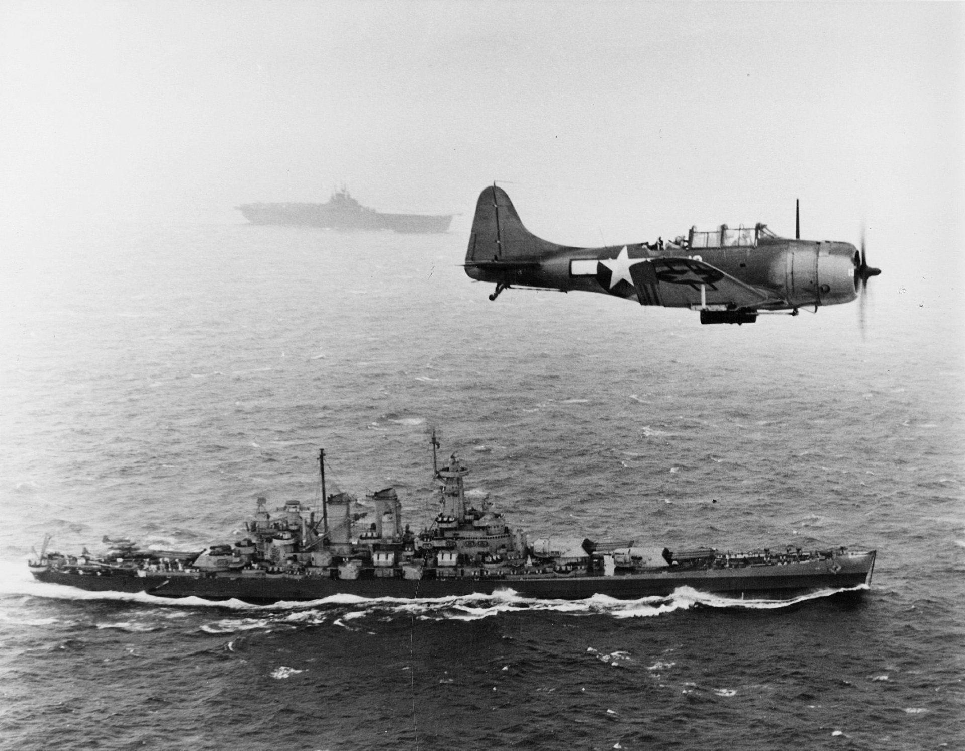 bomber aircraft carrier away the second world war pacific ocean HD