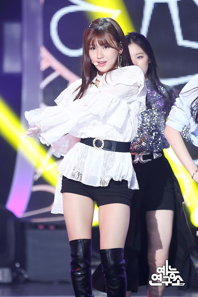 Gidle Miyeon Wallpaper - Gidle (G)I-DLE 2020