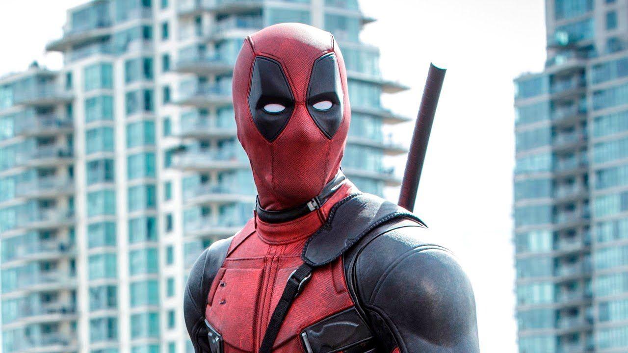 Ryan Reynolds' Nude Scene In 'Deadpool' Isn't His First Skin Bearing