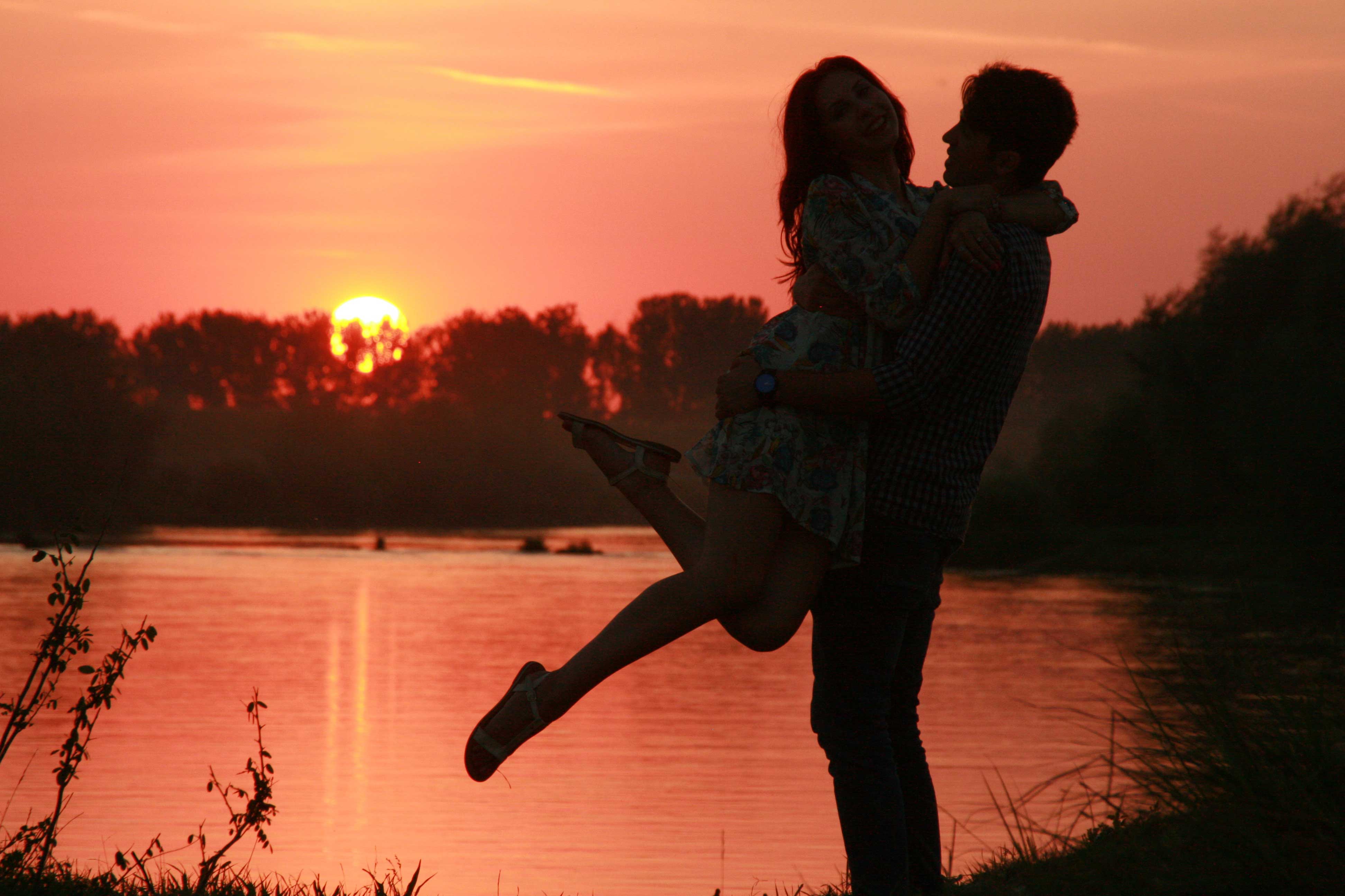 Picture of Love Couples at Sunset, Couple Sunset Wallpaper