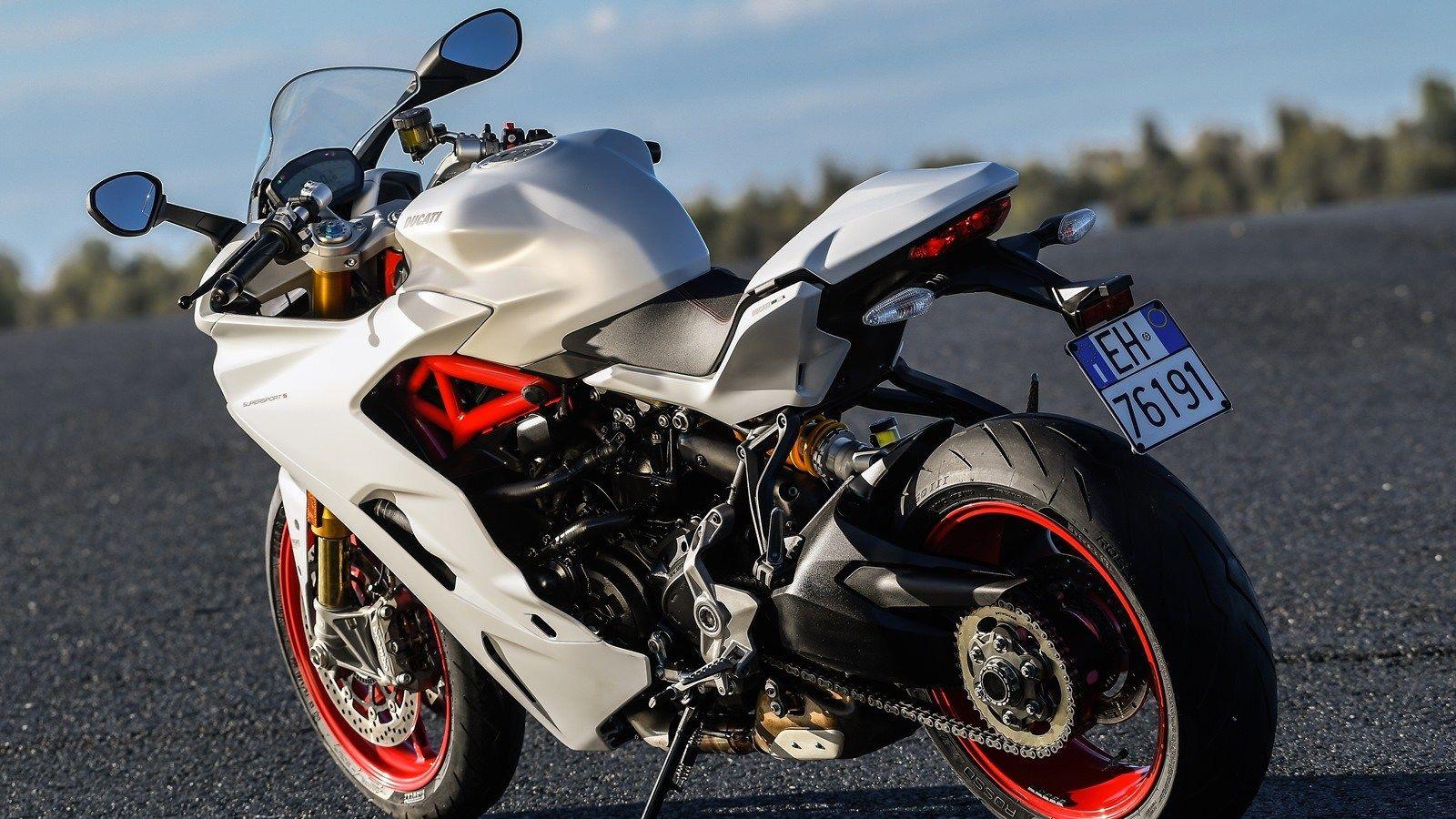 Ducati SuperSport S White
