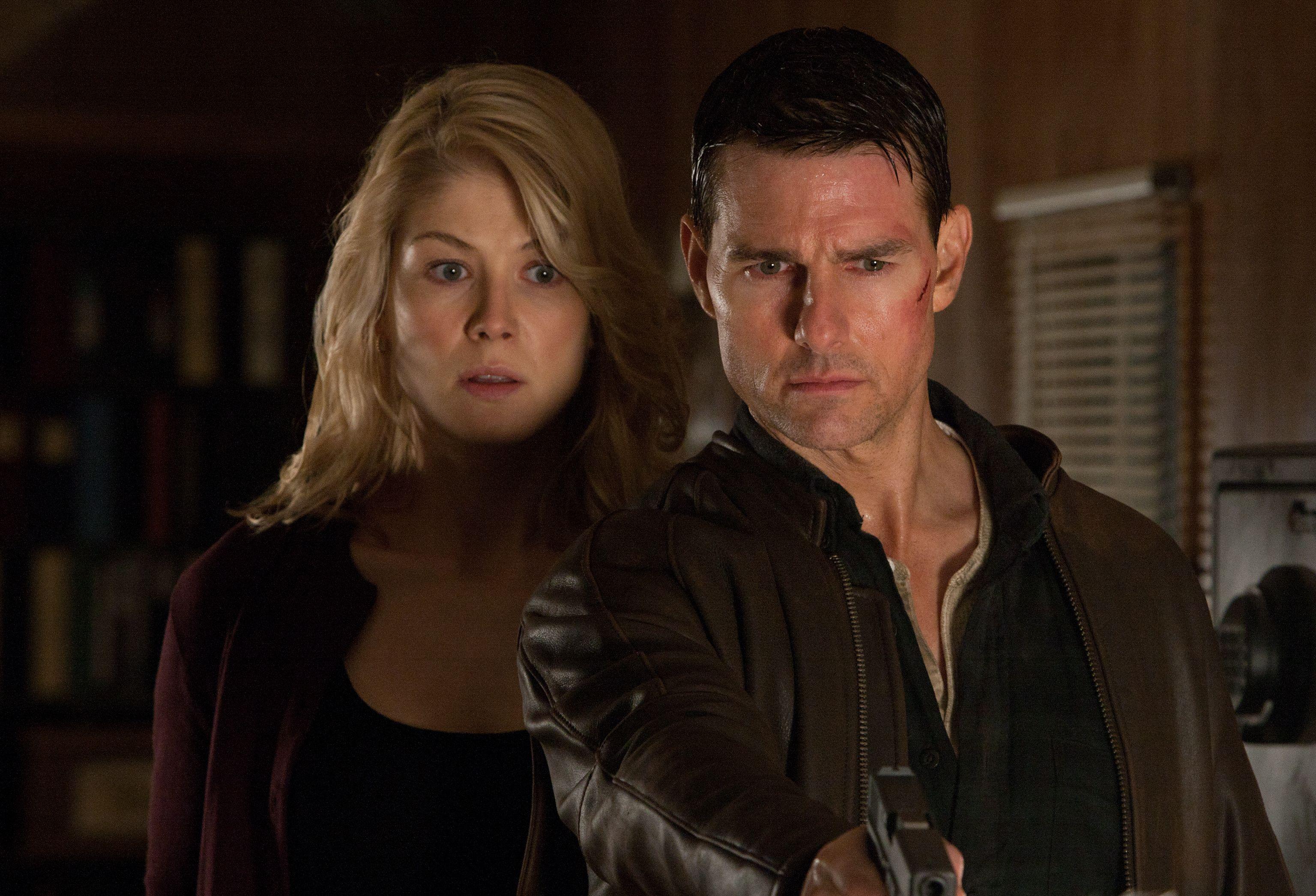 JACK REACHER Clips and Image Featuring Tom Cruise
