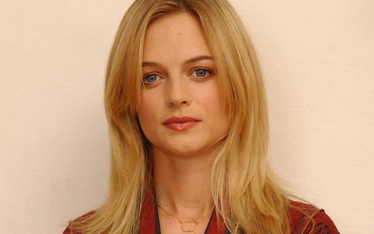 Heather Graham Beauty Wallpaper