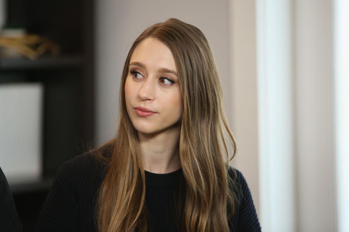 Full HD Wallpaper of The NUN actress Taissa Farmiga Imdb Studio