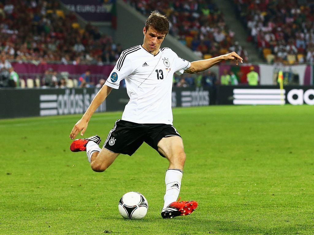 download thomas muller background and Background Image HD