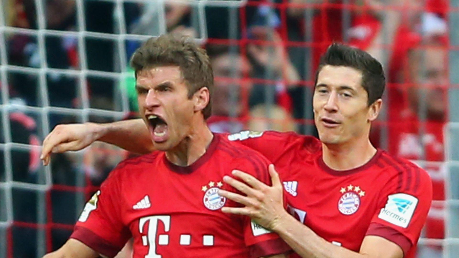 Bayern Munich Muller Lewandowski Vs Dortmund Oct2015 Wallpaper