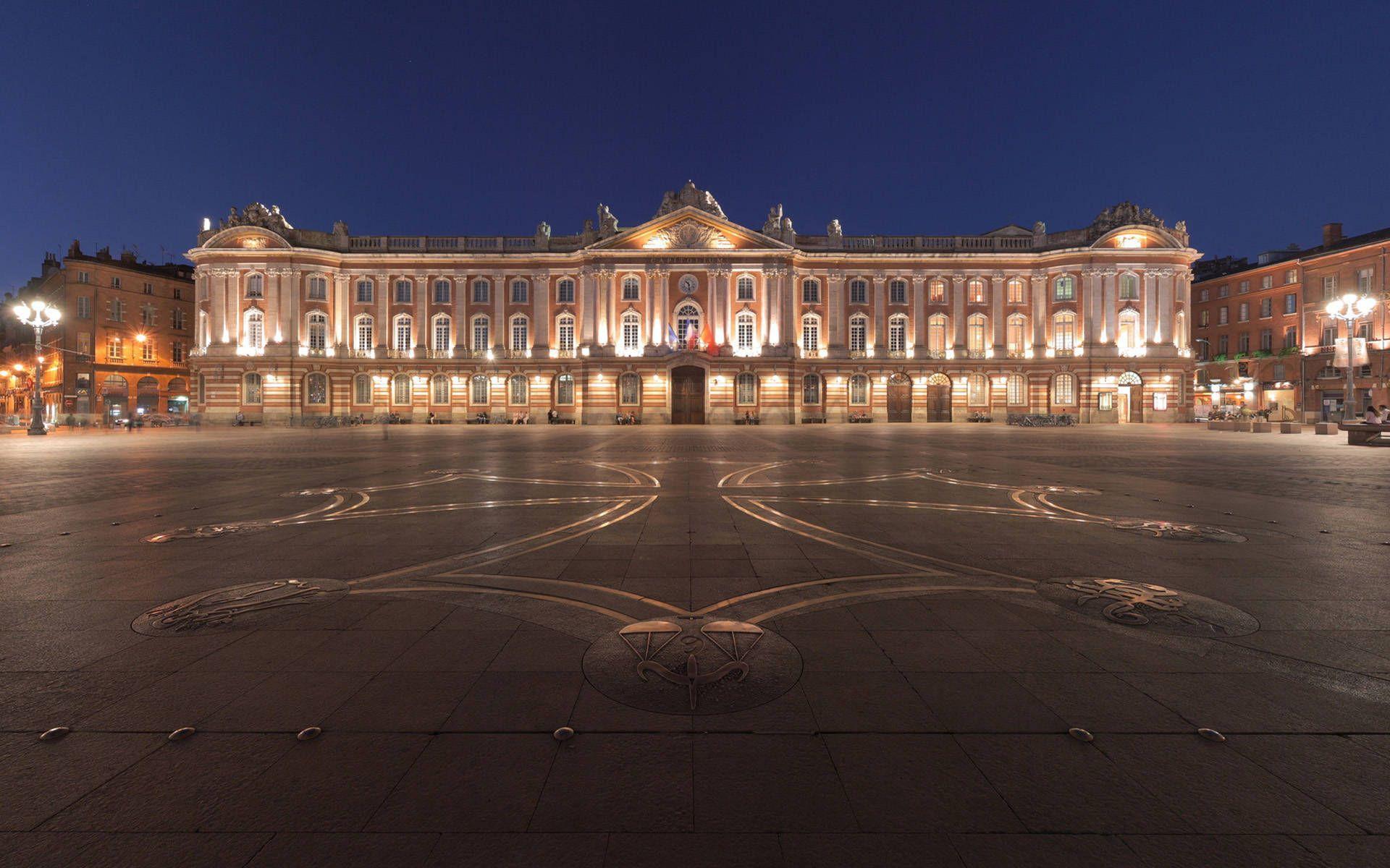 Toulouse France city square night wallpaper