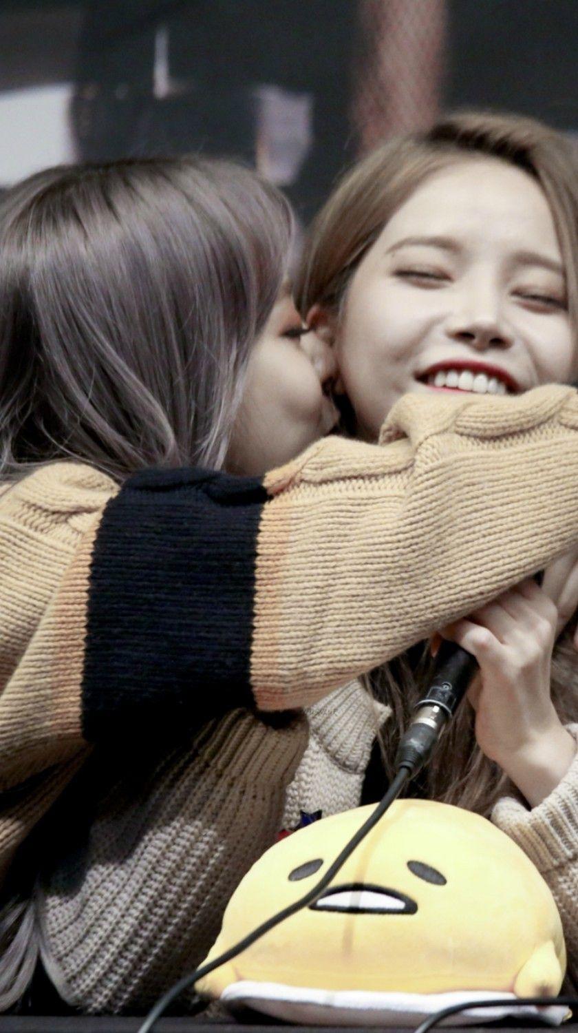 MoonSun (Moonbyul and Solar); of Mamamoo L Chat