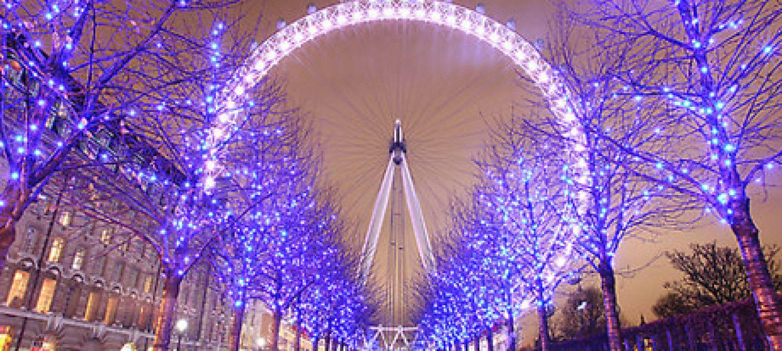 Snapshot: 21 Photo of U.K. Christmas Lights