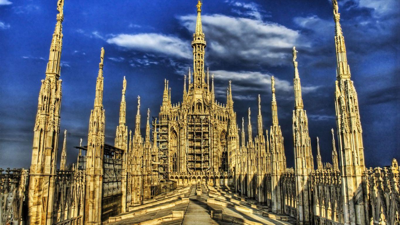 Milan Cathedral, Italy Wallpaper