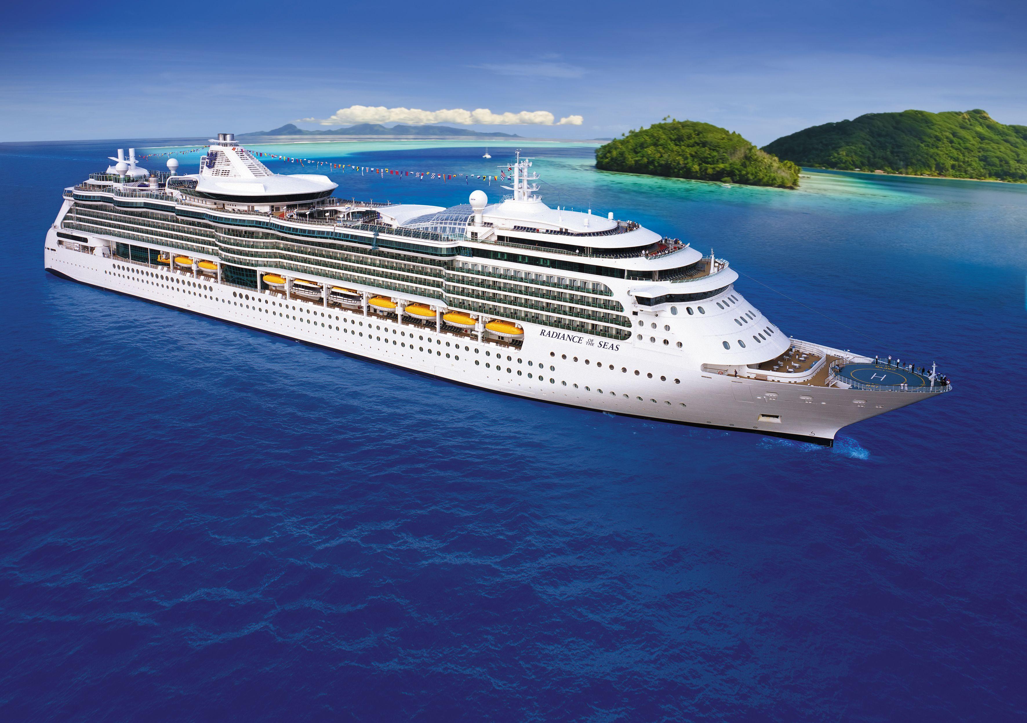 Caribbean Cruise Liners Wallpaper