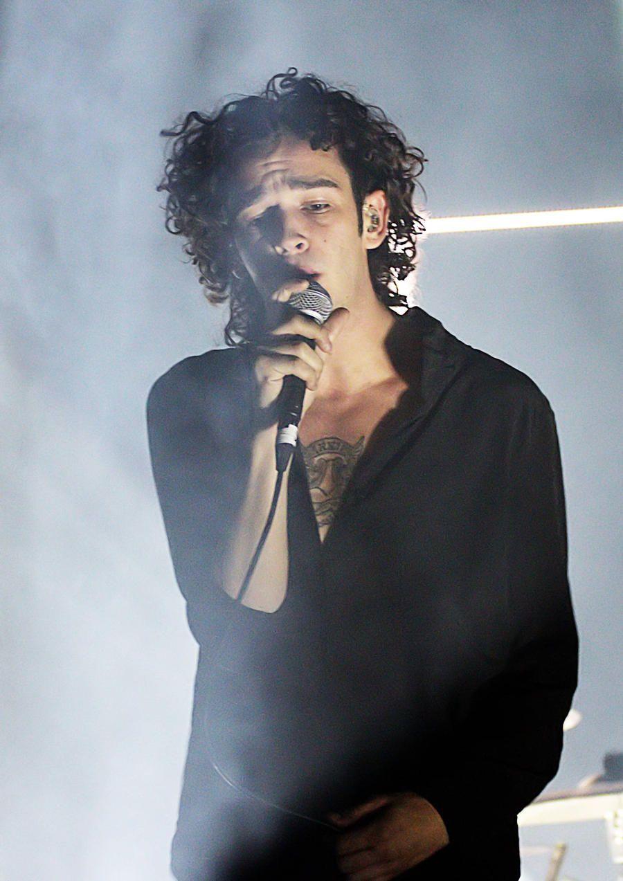 matt healy the 1975 wallpaper