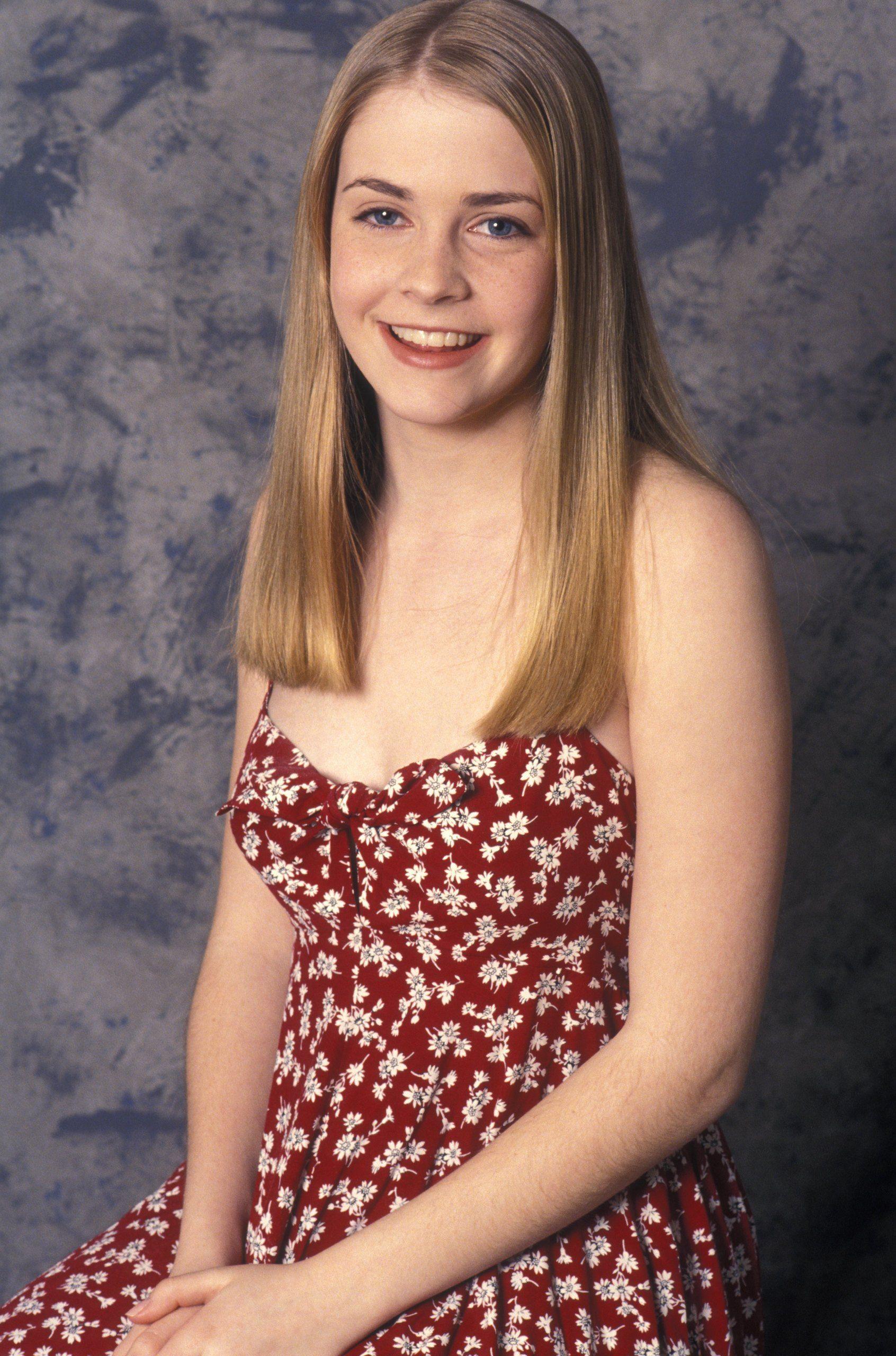 Clarissa Explains It All image Clarissa HD wallpaper and background photo. Melissa joan hart, Cute dress outfits, Celebrities female